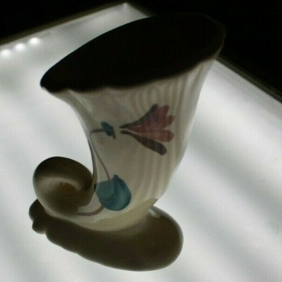 Vintage 1940's Puritan Vase Tan Flowers 6 1/4" tall Rare Find - Picture 3 of 6